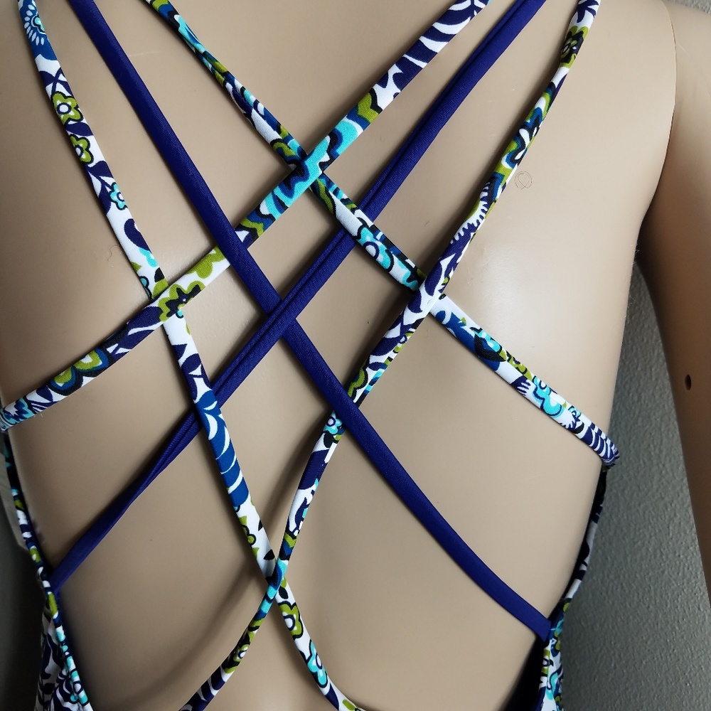 NWT Floral Cross back one peice swimsuit-L - Picture 3 of 4